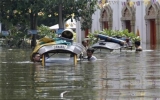 Thai cabinet reckons floods cost