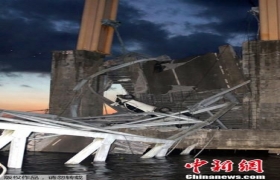 印尼桥梁坍塌事故已造成11人死亡33人失踪