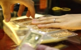 Giá vàng vọt lên 45,12 triệu đồng/lượng