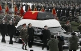 Hàng ngàn người đội tuyết tiễn đưa ông Kim Jong-Il