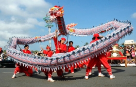 Rồng cuộn kéo tiền tài...