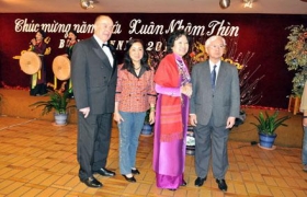 Đón Tết Nhâm Thìn 2012 tại Pháp