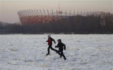 Europe's cold snap claims more victims, travel hit