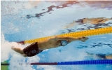 Vietnamese top swimmer practices hard in US, seeking a ticket to Olympic