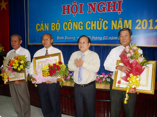 100% công chức