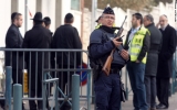 Cảnh sát bao vây nhà nghi phạm vụ xả súng ở Toulouse