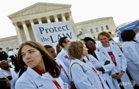 US Supreme Court begins hearings on health care reform