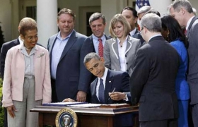 Obama signs "JOBS Act" to support small businesses