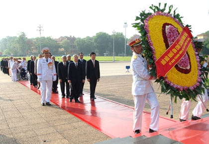 Lãnh đạo Đảng, Nhà nước viếng Chủ tịch Hồ Chí Minh