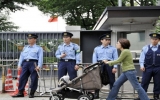 Bộ trưởng Nhật nguy cơ mất ghế vì bê bối gián điệp Trung Quốc