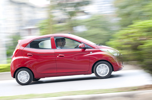 Hyundai Eon 10litre First Drive Review  CarWale