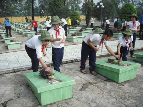 Thiếu nhi Tân Uyên: Xứng đáng là cháu ngoan Bác Hồ