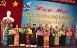 Thuan An Town appraises heroic mothers, wives to martyrs and heroic female veterans