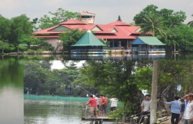 Thơ mộng hồ Bình An