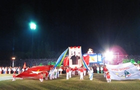 2012年第八届全国浮董运动会在芹苴市隆重开幕