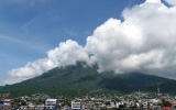 Núi lửa phun trào dữ dội tại Indonesia