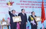 Leaders of Binh Duong Province: Honorably receive medals of People's Democratic Republic of Laos