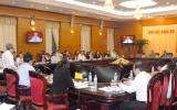 越南国会科技委员会举行质询会议