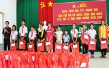 Mid-autumn gifts for poor children in An Binh