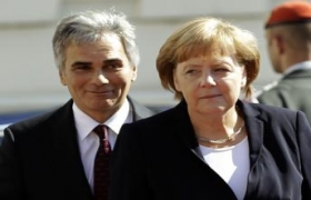 Merkel praises Kohl's role in Europe's history