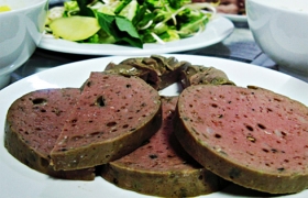 Thơm ngon chả bò Đà Nẵng