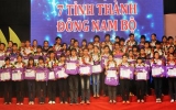 19 freshmen from Binh Duong Province receive academic supporting scholarship