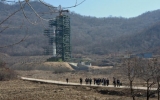 Nhật ra lệnh sẵn sàng phá hủy tên lửa Triều Tiên