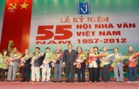 越南作家协会成立55周年纪念典礼在河内举行