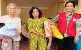 1,200 gifts donated to Chanh Phu Hoa social support center