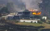 Australia bushfires rage in 'catastrophic' conditions