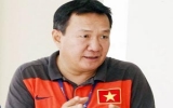 HLV Hoàng Văn Phúc dẫn dắt đội tuyển Việt Nam