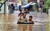 Indonesia: 2 người chết, 6.000 người sơ tán vĩ lũ