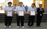 Scholarships awarded to pupils at Vo Minh Duc high school