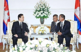 政府总理阮晋勇会见柬埔寨首相洪森