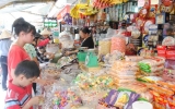 Thị trường dịp tết nguyên đán:  Sản phẩm bánh kẹo Việt “lên ngôi”