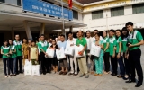 Vietcombank Chi nhánh KCN Bình Dương thăm, tặng quà tết