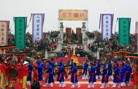 河内2013年庙会活动：注重文明和节省