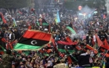 Xe chở Chủ tịch Quốc hội Libya bị phóng hỏa
