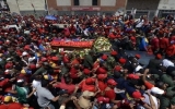 Người dân Venezuela tiễn đưa di hài ông Chavez