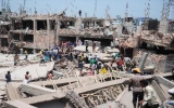 Vụ sập nhà ở Bangladesh: Số người chết lên trên 330 người