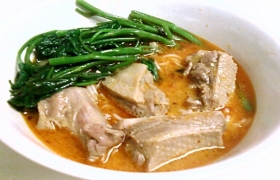 Nóng hổi vịt nấu chao mùa mưa