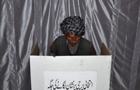 Pakistan votes in landmark polls as bomb kills 11