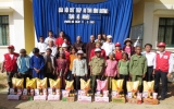 Hội Chữ thập đỏ tỉnh Bình Dương thăm và tặng quà người nghèo tỉnh Ninh Thuận