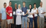 Công ty P&G Việt Nam tặng tai nghe cho các em khuyết tật