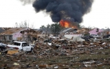 Deadly tornado hits Oklahoma City suburb