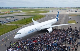 空客首架Ａ３５０ＸＷＢ宽体飞机完成首飞