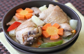 Gà hầm dứa, sữa dừa