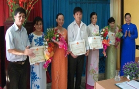 Hội Liên hiệp phụ nữ TP.TDM: Tuyên dương 14 gia đình tiêu biểu “No ấm, tiến bộ, hạnh phúc”