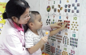 Làm gì khi con lệch lạc giới tính?