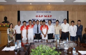 越南体育代表团启程出征2013年喀山世界大学生运动会